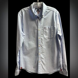 Tommy Hilfiger Light Blue Casual Button-Down Shirt size Medium